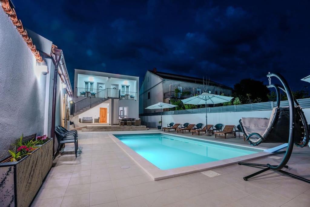 Villa Leny With Pool Сукошан Экстерьер фото